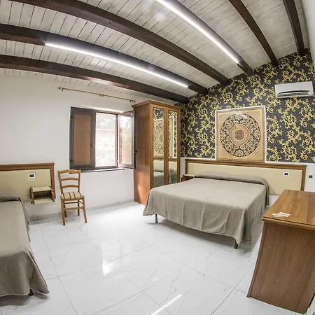 Esmeralda Bed & Breakfast